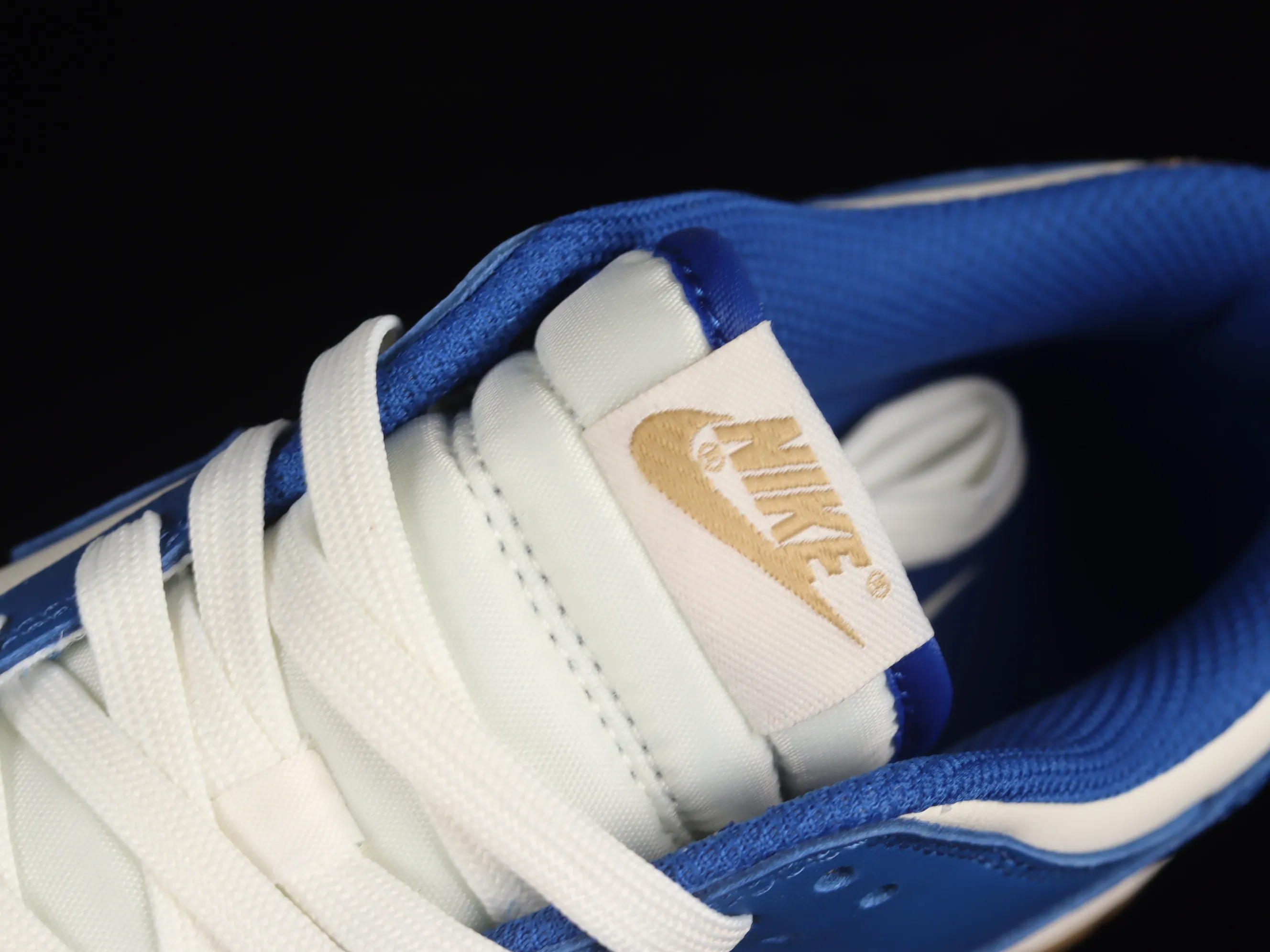 All categories Nk SB Dunk series Nk SB Dunk Low low-top sneakers Nk Dunk Low Raw rubber white and blue color SB low-top sports and leisure sneakers DO7412-200